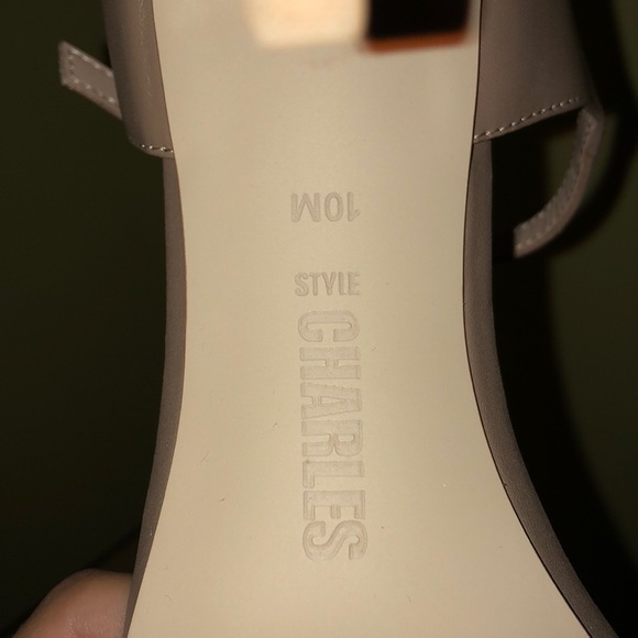 ❤️3 FOR $50❤️ NWOT 3inch Tan Heels with Gold Strap - Picture 6 of 6